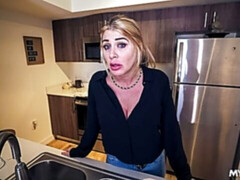 Enthousiasteling, Grote lul, Grote mammen, Pijpbeurt, Hondjeshouding, Flexibiel, Moeder die ik wil neuken, Gezichtspunt