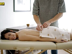 18 jaar, Grote lul, Pijpbeurt, Bruinharig, Hondjeshouding, Mager, Tiener, Tieten likken