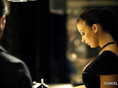 Gros seins, Sucer une bite, Brunette brune, Plantureuse, En levrette, Français, Hard, Nénés