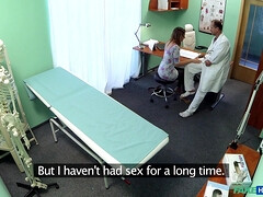 Любители, Минет, Доктор, Лизание, В офисе, Киски, Униформа, Подглядывание