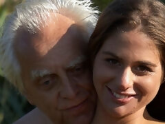 Culo, Rubia, Mamada, Estilo perrito, Pajear, Besar, Al aire libre, Adolescente