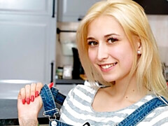 Amateur, Culo grande, Rubia, Masturbación, Cabello corto, Solo, Adolescente, Tetas