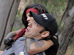 Anal, Sucer une bite, Bondage, Brunette brune, Fétiche, Pute, Tatouage, Nénés