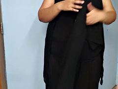 Kapade pahane hue beta dekhata hai aur phir use chodata hai - KolKata Sex