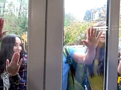 Hundestellung, Aufs gesicht abspritzen, Fingern, Klaffend, Lecken, Im freien, Flotter dreier, Titten