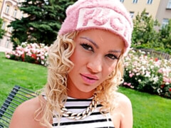 Grote lul, Blond, Pijpbeurt, Sperma in mond, Hondjeshouding, Dubbele penetratie, Tiener, Tieten likken