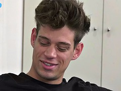 In den arsch, Grosser schwanz, Bisexuell, Doppelpenetration, Schwul, Handjob, Nippel, Ablutschen