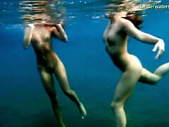 お尻, 茶髪の, Hd, ヌーディスト, プール, 公共, 赤毛, オッパイの