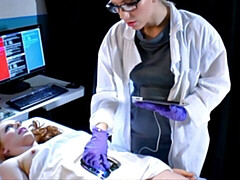 Grote mammen, Lesbisch, Likken, Masturbatie, Geschoren, Mager, Tiener, Tieten likken