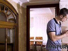 Braunhaarige, Geile alte tussi, Hd, Reif, Russisch, Schlaffe titten, Stiefmutter, Spielzeuge