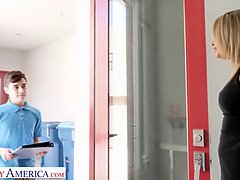 デカチン, デカパイ, ブロンド, フェラチオ, 手コキする, なめる, オマンコ, 叫ぶ