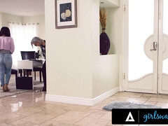 アナル, アジア人, 顔面騎乗, Hd, 異人種間, レズビアン, なめる, オマンコ