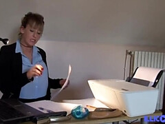 Mathilde flashed on the mechanic and wants his cock