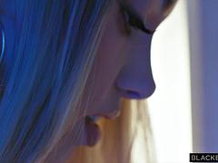 Grosser schwanz, Schwarz, Blondine, Blasen, Besamung, Schwarz, Interrassisch, Reiten