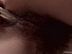 Braunhaarige, Behaart, Lingerie, Masturbation