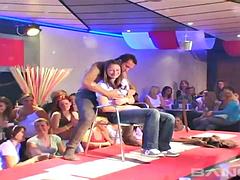 Asiatisch, Wohlbeleibte schöne frauen, Blasen, Gruppe, Hardcore, Interrassisch, Party, Titten