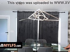 Sucer une bite, Éjaculer dans la bouche, Tir de sperme, En levrette, Bâillonner, Seins naturels, Chatte, Tabou