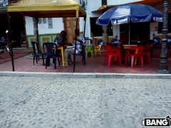 Enthousiasteling, Pijpbeurt, Bruinharig, Sperma shot, Sperma in gezicht, Hardcore, Latijnse vrouw, Tieten likken