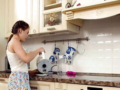 18 ans, Sucer une bite, Gode, Le plan cul à quatre, Groupe, Hd, Rugueux, Adolescente