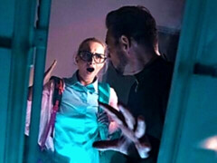 Blondine, Blasen, Brille, Handjob, Hotel, Natürlichen titten, Rasiert, Jungendliche (18+)