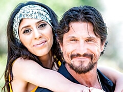 Grote lul, Pijpbeurt, Bruinharig, Hondjeshouding, Natuurlijke tieten, Mager, Tiener, Tieten likken