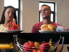 1 man 2 vrouwen, Vingeren, Handbeurt, Moeder die ik wil neuken, Moeder, Natuurlijke tieten, Kut duiken, Trio