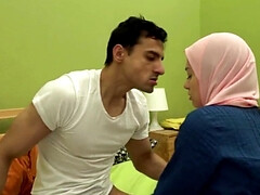 Arabe, Grosse bite, Gros seins, Sucer une bite, Brunette brune, Brutal, En gros plan de très près, Rugueux