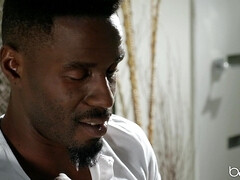 Culo grande, Estilo perrito, Interracial, Lamidas, Coño, Nalgadas, Tatuaje, Mojado