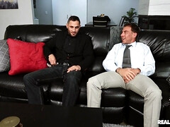 Amateur, Tromperie, Faciale, Bâillonner, Fille latino, Piercing, Chatte, Cheveux courts