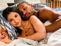 In den arsch, Schwarz, Blondine, Blasen, Hundestellung, Fingern, Handjob, Interrassisch