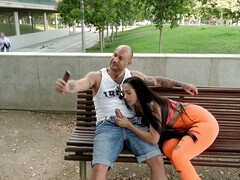 Amateur, Sucer une bite, Voiture, Européenne, Bâillonner, Léchez, Fessée, Mouillée