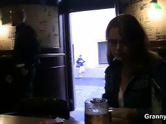 Braunhaarige, Geile alte tussi, Hd, Milf, Mutti, Muschi, Realität, Stiefmutter