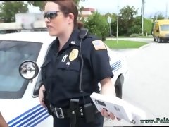 Pijpbeurt, Bruinharig, Hardcore, Hd, Interraciaal, Moeder die ik wil neuken, Trio, Uniformpje