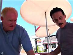 Lieveling, Grote mammen, Pijpbeurt, Bruinharig, Rijpe lesbienne, Moeder die ik wil neuken, Tiener, Tieten likken