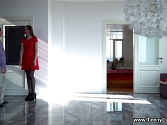 18 jahre, Blasen, Braunhaarige, Spermaladung, Lecken, Rasiert, Strümpfe, Jungendliche (18+)