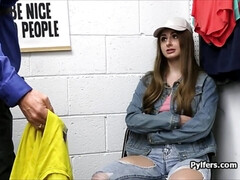 お尻, デカパイ, フェラチオ, 巨乳な, 指いじり, オフィス, ティーン, 締まりの良い