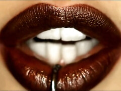 Grote lul, Grote mammen, Blond, Rondborstig, Sperma shot, Handbeurt, Ondergoed, Tieten likken