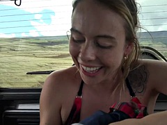 Blonde, Sucer une bite, Voiture, Éjaculation interne, Petite amie, Branlette thaïlandaise, Actrice du porno, Public