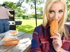 Arsch, Blondine, Blasen, Im freien, Rasiert, Entkleiden, Jungendliche (18+), Titten