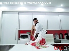 Arabe, Gros seins, Brunette brune, Mignonne, Gorge profonde, Branlette thaïlandaise, Mère que j'aimerais baiser, Chatte