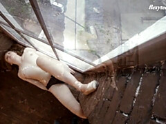 Grote kont, Bruinharig, Vrouw, Fetisj, Sportzaal, Klein, Russisch, Tieten likken