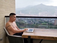 Amateur, Gros cul, Grosse bite, Gros seins, En levrette, Hard, Public, Nénés