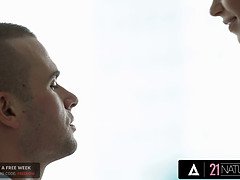 Sucer une bite, Éjaculer dans la bouche, Gorge profonde, En levrette, Faciale, Hd, Chevaucher, Adolescente