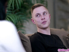 18, デカパイ, フェラチオ, 茶髪の, 家族, 手コキする, Hd, 母