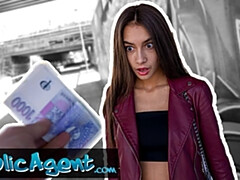 Sucer une bite, Brunette brune, Hd, Naturelle, De plein air, Pov, Public, Réalité