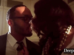 Nana, Brunette brune, Hard, Interracial, Nue  à poil, Seins naturels, Rasée, Plan cul à trois