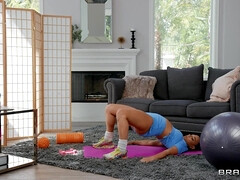 Американки, Красотки, Брюнетки, Грудастые, Латиноамериканки, В офисе, Порнозвезда, Реалити