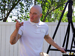 Dormitorio, Culo grande, Tetas grandes, Estilo perrito, Lamidas, Al aire libre, Coño, Falda