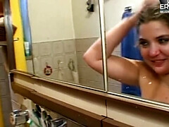 18 jaar, Blond, Groepseks, Duits, Huisgemaakt, Rijpe lesbienne, Strak, Webcamera