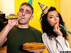 18 летние, Большая жопа, Большой член, Минет, Собачьи, Натуральные сиськи, Молоденькие, Сиськи